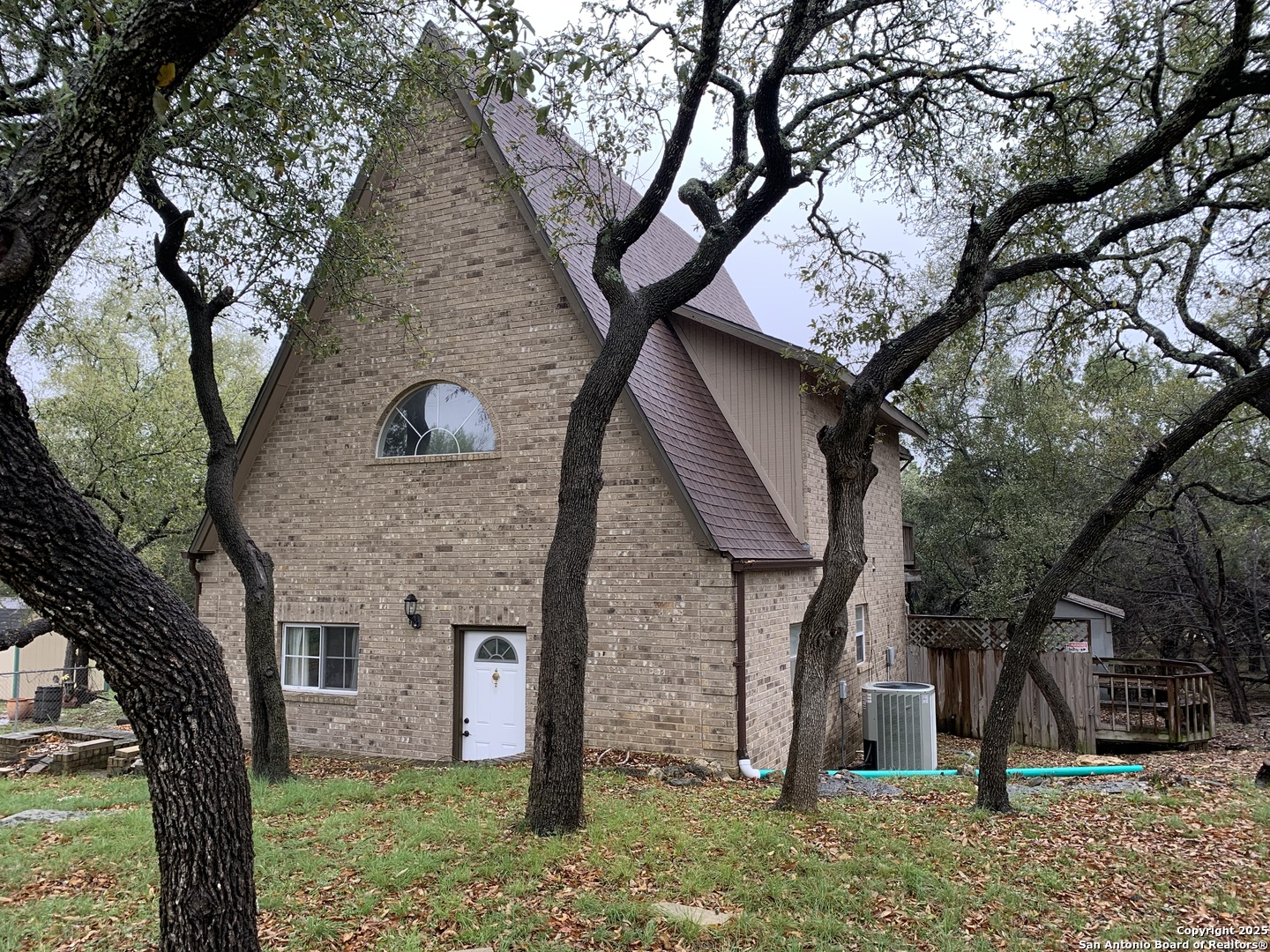 1076 Eastview Canyon Lake TX 78133