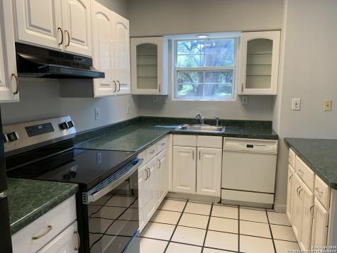 1076 Eastview Canyon Lake TX 78133