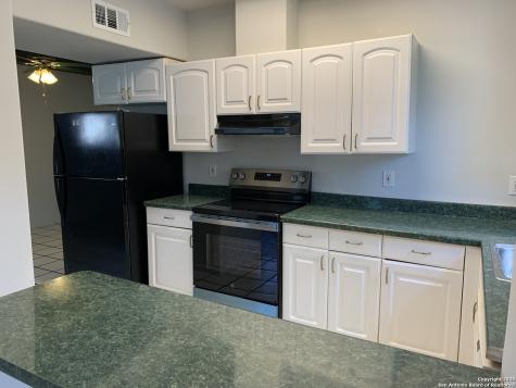 1076 Eastview Canyon Lake TX 78133