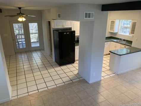 1076 Eastview Canyon Lake TX 78133