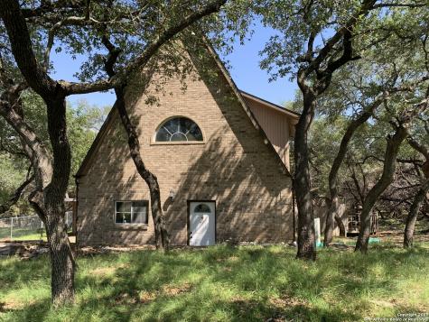 1076 Eastview Canyon Lake TX 78133