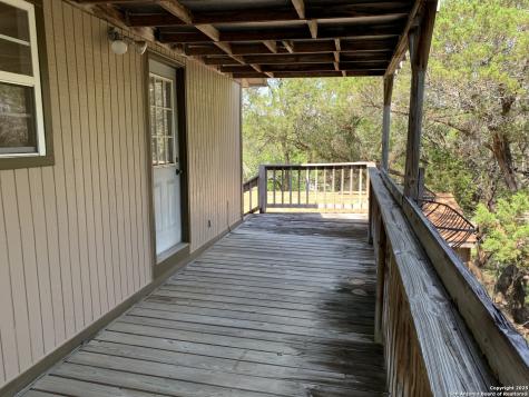 1076 Eastview Canyon Lake TX 78133