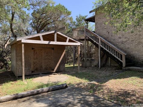 1076 Eastview Canyon Lake TX 78133