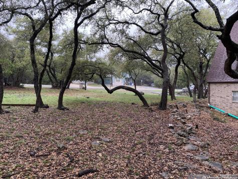 1076 Eastview Canyon Lake TX 78133