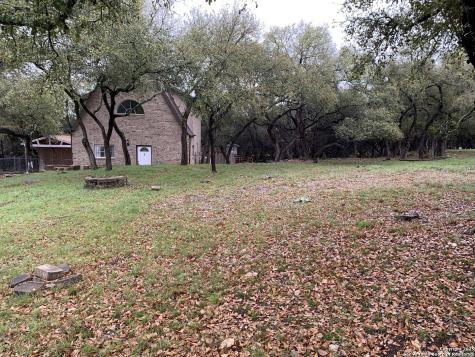 1076 Eastview Canyon Lake TX 78133