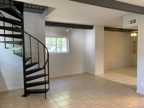 1076 Eastview Canyon Lake TX 78133