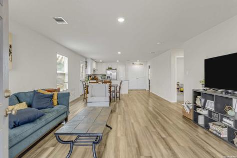 13852 Buffalo Valley San Antonio TX 78252
