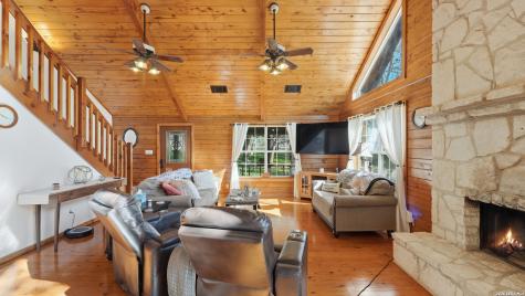 828 Shady Grove Adkins TX 78101