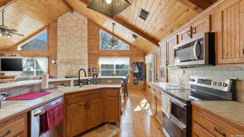 828 Shady Grove Adkins TX 78101