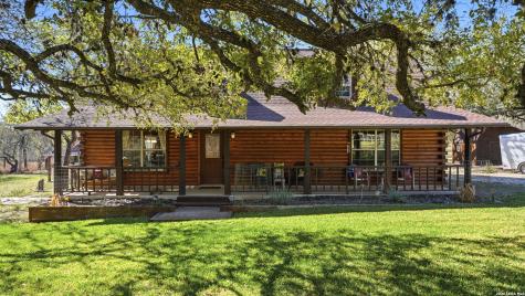 828 Shady Grove Adkins TX 78101
