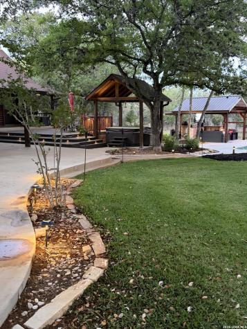 828 Shady Grove Adkins TX 78101