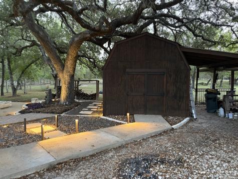 828 Shady Grove Adkins TX 78101