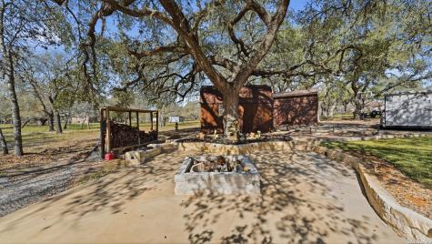 828 Shady Grove Adkins TX 78101