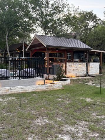 828 Shady Grove Adkins TX 78101