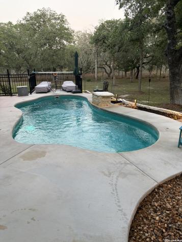 828 Shady Grove Adkins TX 78101