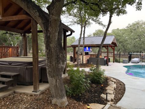 828 Shady Grove Adkins TX 78101