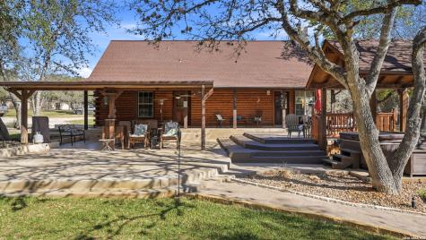 828 Shady Grove Adkins TX 78101