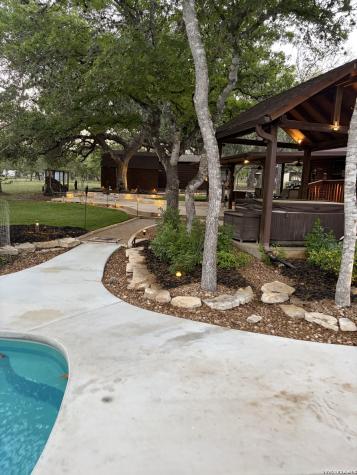 828 Shady Grove Adkins TX 78101