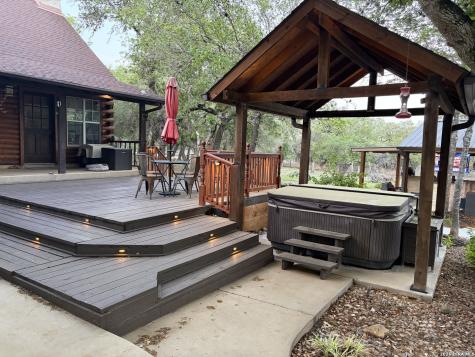 828 Shady Grove Adkins TX 78101