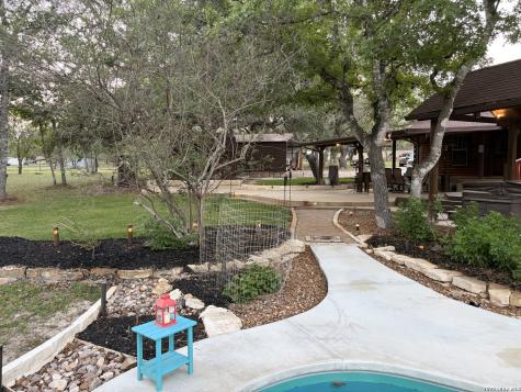 828 Shady Grove Adkins TX 78101