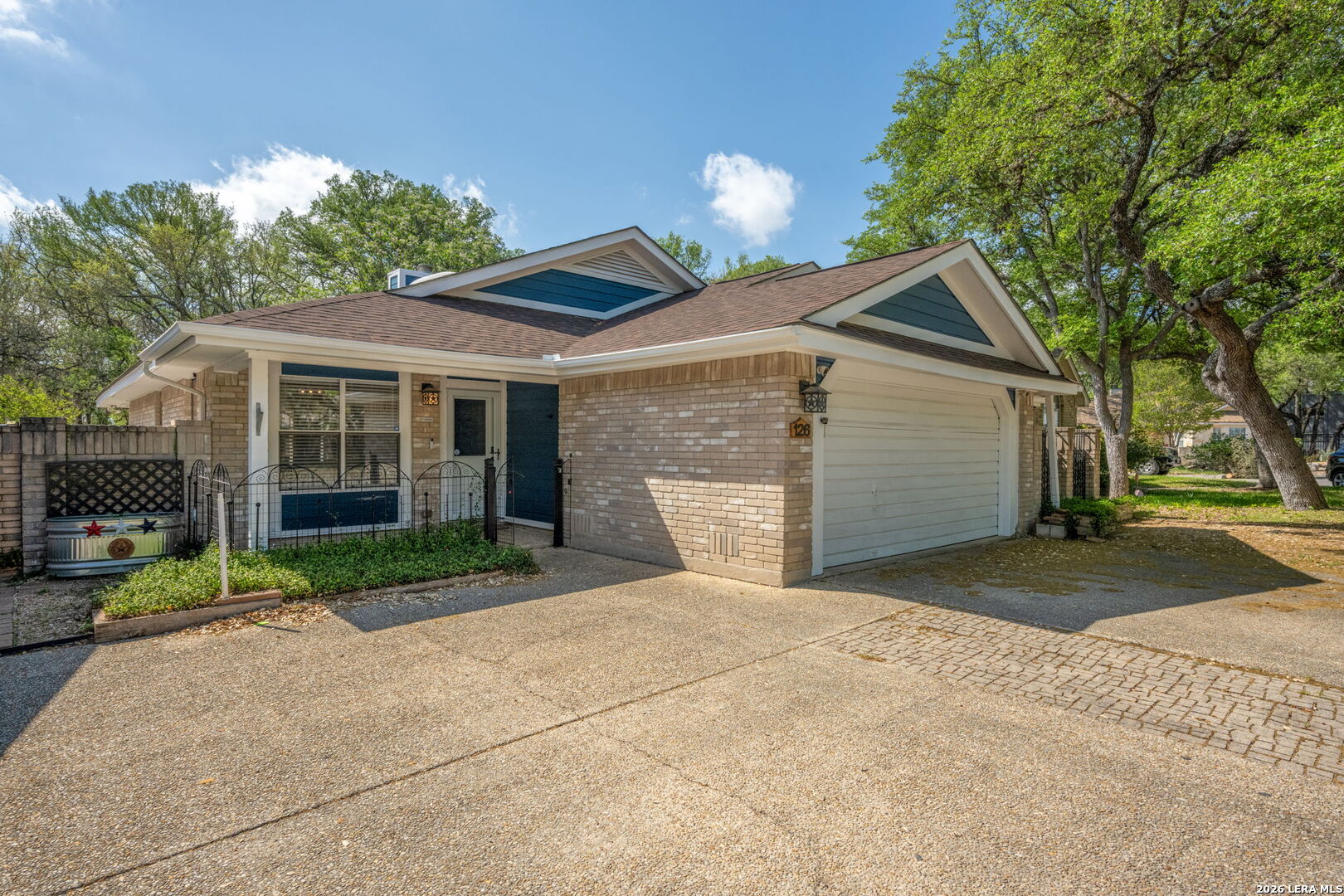 126 Golden Way Universal City TX 78148