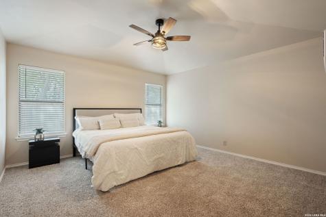 126 Golden Way Universal City TX 78148