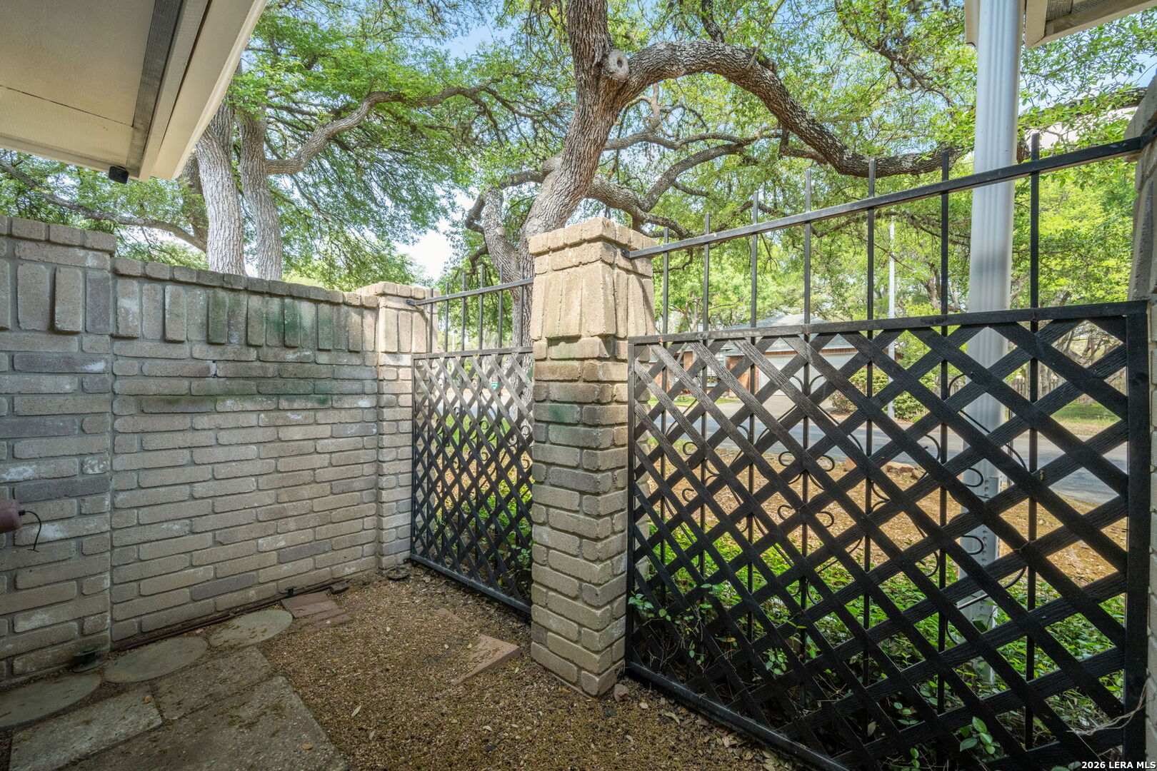 126 Golden Way Universal City TX 78148