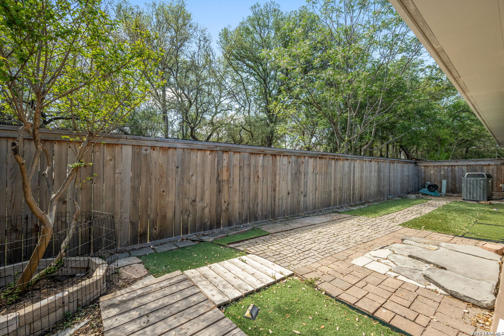 126 Golden Way Universal City TX 78148