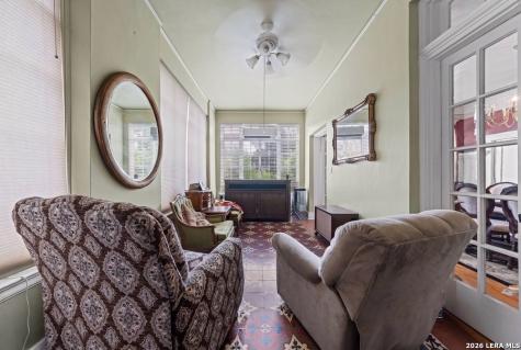 112 E Mistletoe Avenue San Antonio TX 78212