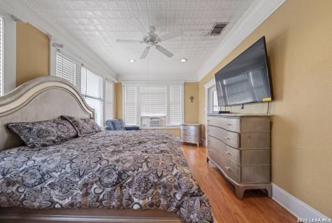 112 E Mistletoe Avenue San Antonio TX 78212