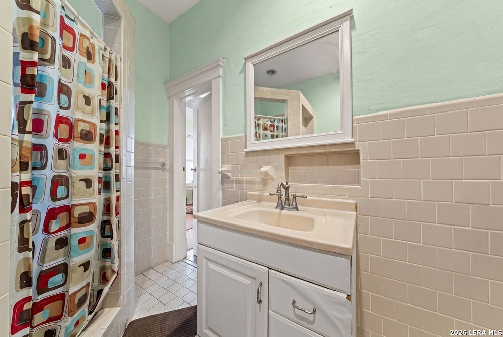112 E Mistletoe Avenue San Antonio TX 78212