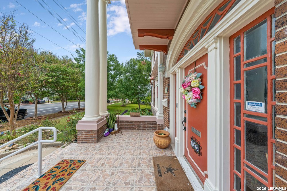 112 E Mistletoe Avenue San Antonio TX 78212
