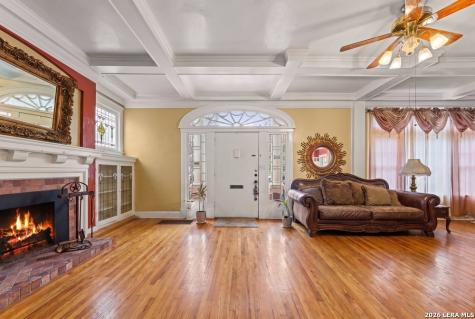 112 E Mistletoe Avenue San Antonio TX 78212