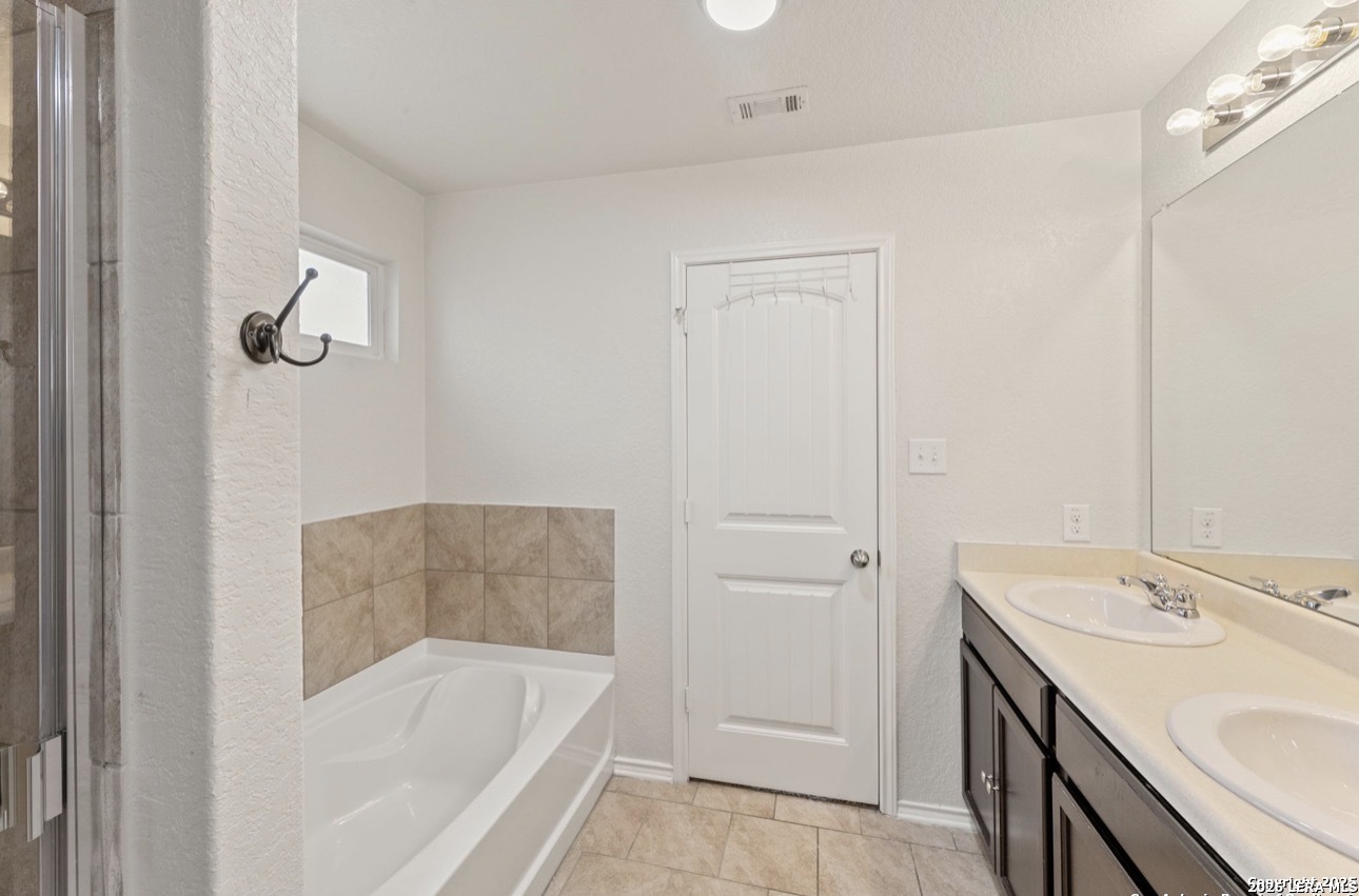 11711 Indian Camp San Antonio TX 78245