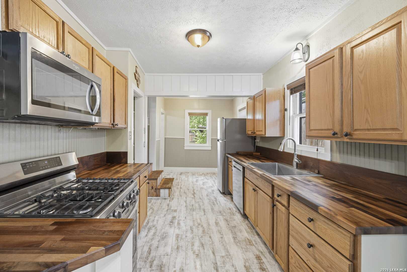 953 Myrta Kerrville TX 78028