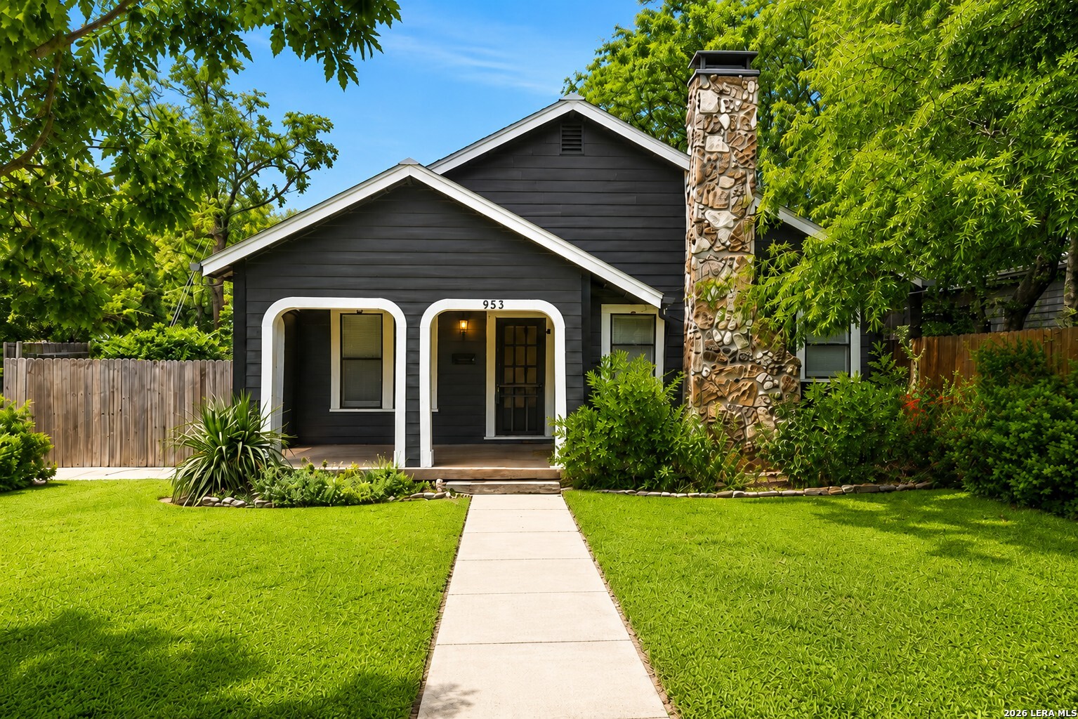953 Myrta Kerrville TX 78028