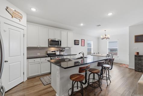 10526 Francisco Way Converse TX 78109