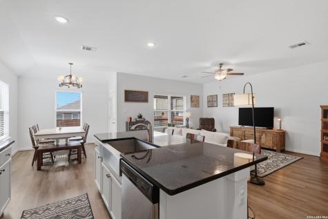10526 Francisco Way Converse TX 78109