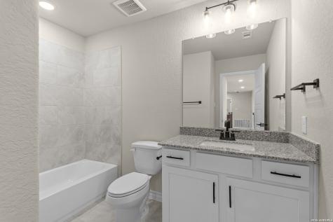 127 Highland Park Castroville TX 78009
