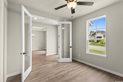 127 Highland Park Castroville TX 78009