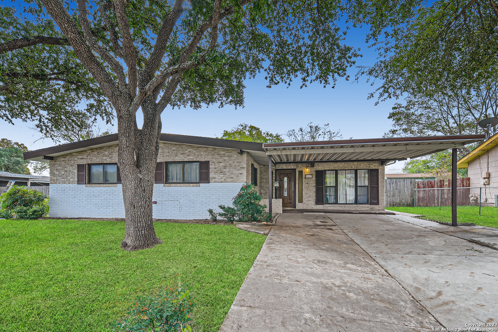 5226 Village Glen San Antonio TX 78218