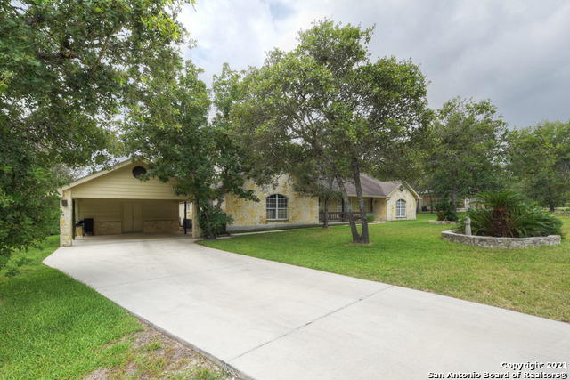 1240 Country View Drive La Vernia TX 78121