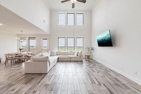 109 Willow Oak Trail Floresville TX 78114