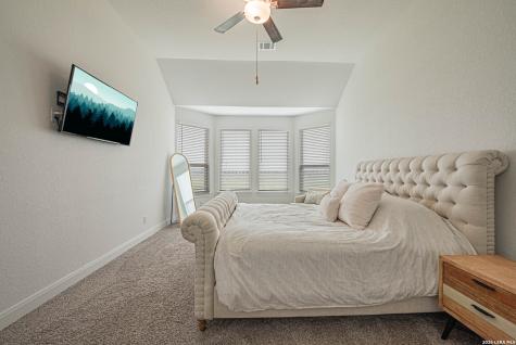 109 Willow Oak Trail Floresville TX 78114