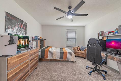 109 Willow Oak Trail Floresville TX 78114