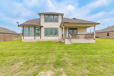 109 Willow Oak Trail Floresville TX 78114