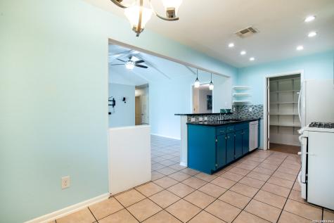 6702 Forest Dell Street San Antonio TX 78240