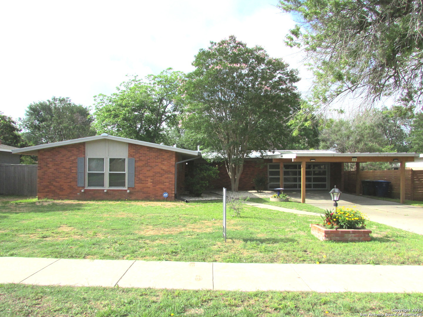 214 Pinewood Lane San Antonio TX 78216