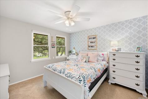 421 Skyforest Drive Hollywood Park TX 78232