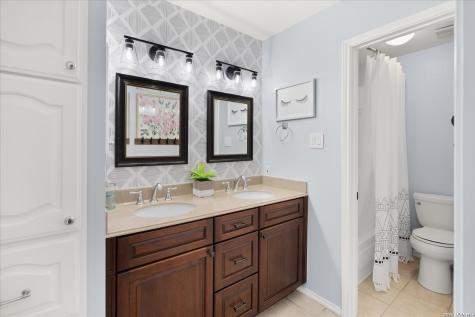 421 Skyforest Drive Hollywood Park TX 78232